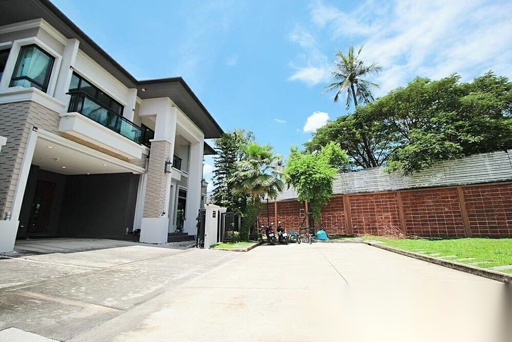 4 Bedroom House for sale at Grand Bangkok Boulevard Sathorn — photo 2