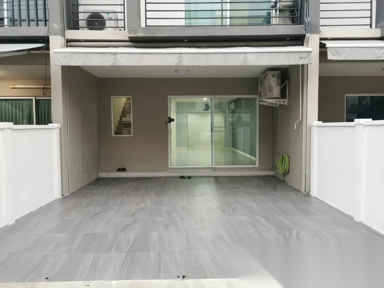 3 Bedroom Townhouse for sale at Baan Klang Muang Sukhumvit 77 — photo 2