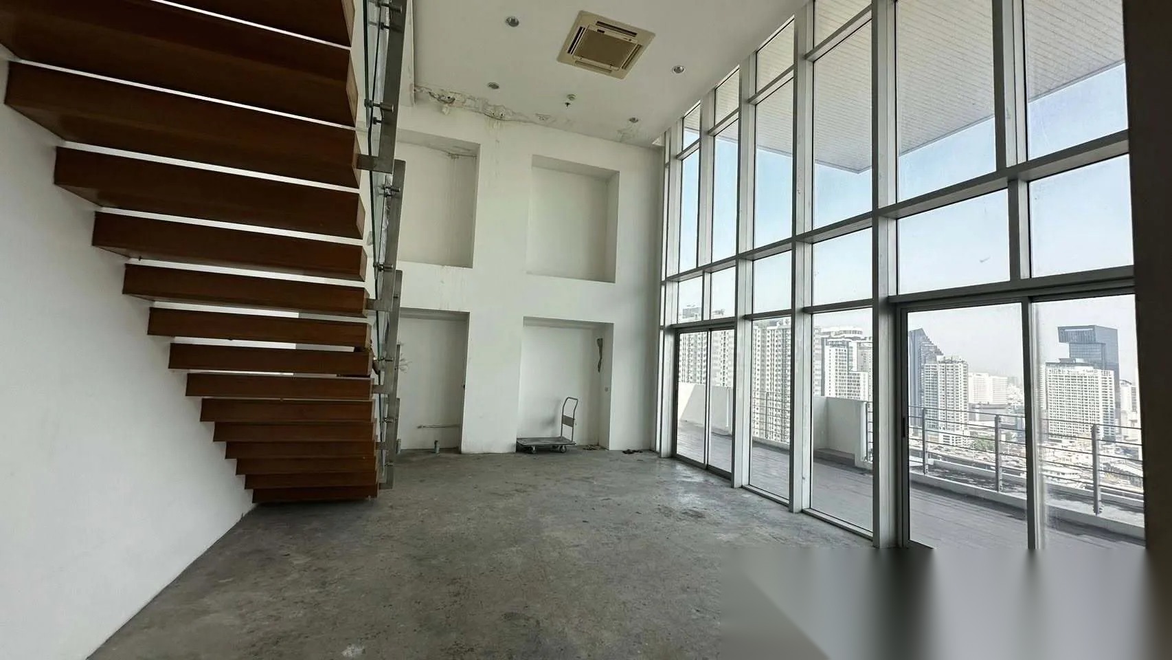 2 Bedroom Condo for sale at My Resort Bangkok — photo 2