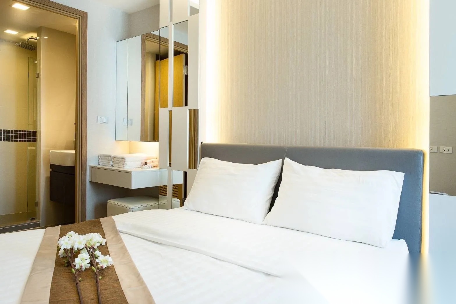 1 Bedroom Condo for sale at Interlux Premier Sukhumvit 13 — photo 2
