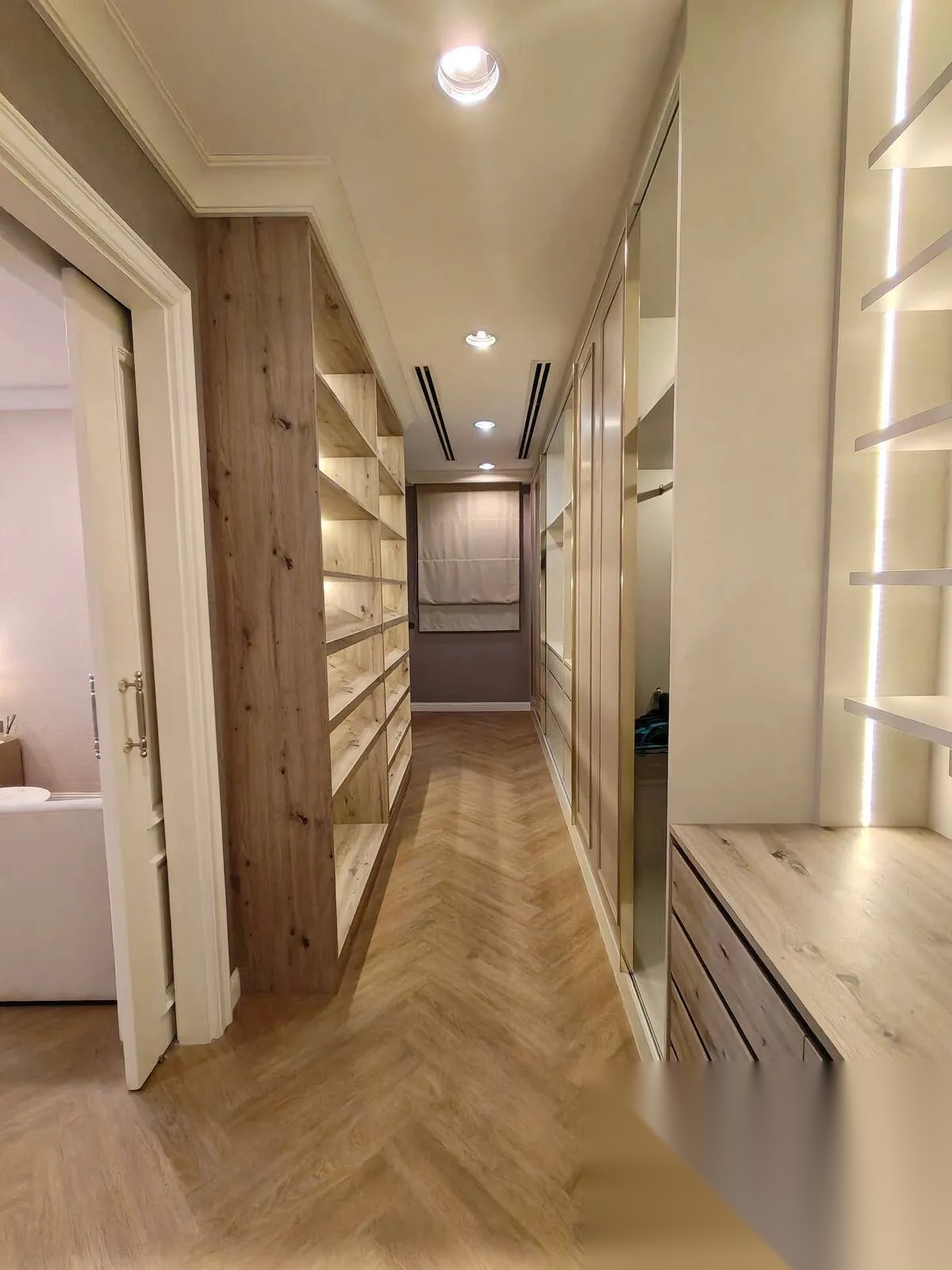 4 Bedroom House for sale at 749 Residence — photo 5