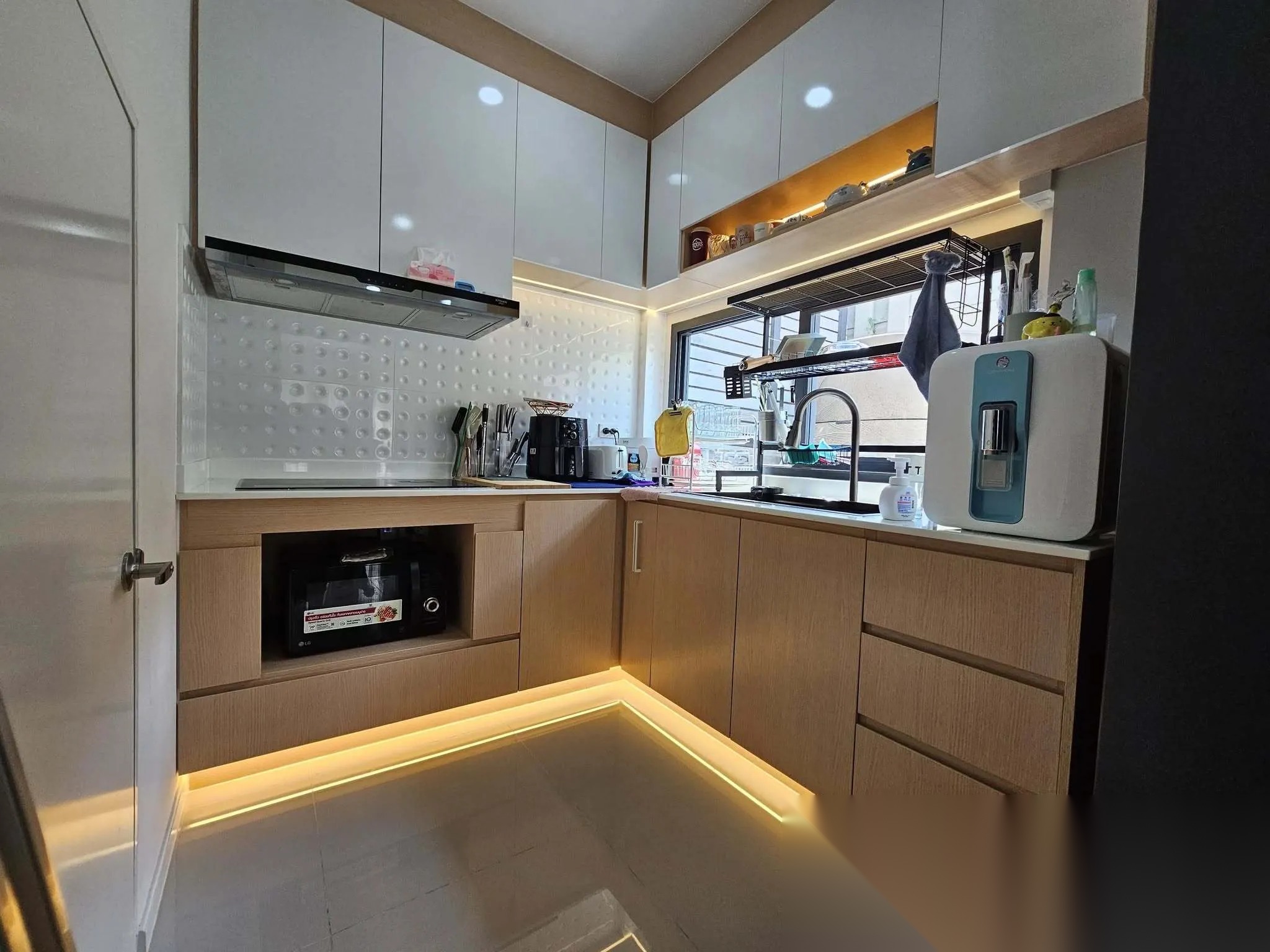 4 Bedroom House for sale at Baan Klang Muang The Edition Rama 9-Krungthep Kreetha — photo 2
