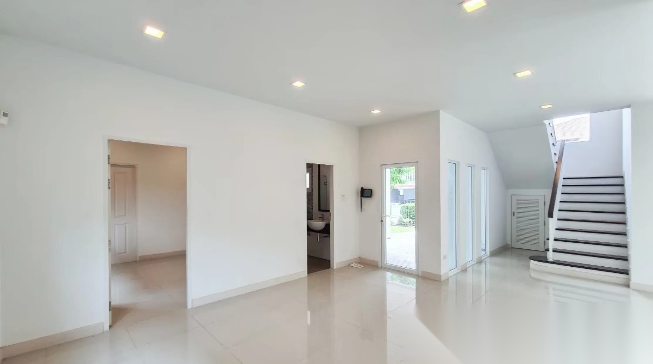 4 Bedroom House for sale at NC Royal Pinklao — photo 1