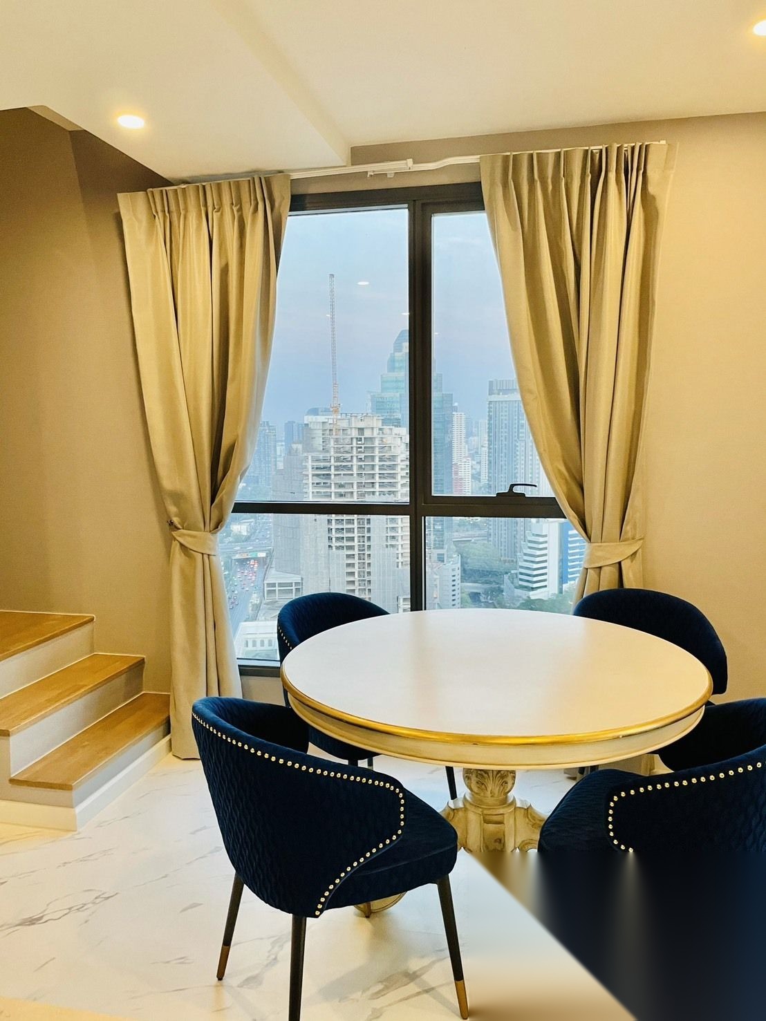 2 Bedroom Condo for sale at Q Chidlom-Phetchaburi — photo 3