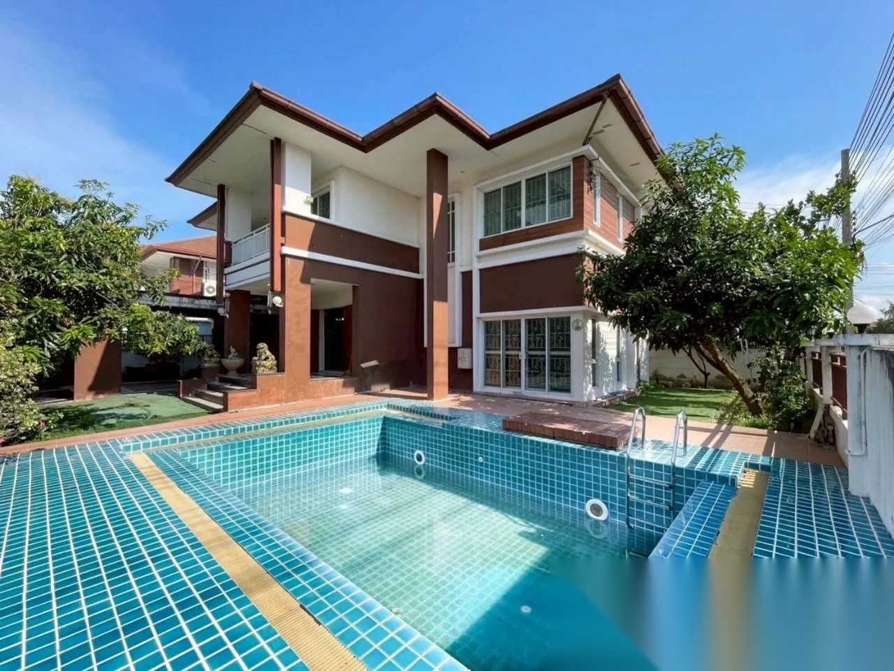 4 Bedroom House for sale at PHANASON PRIVATEHOME Hathairat 37 — photo 1