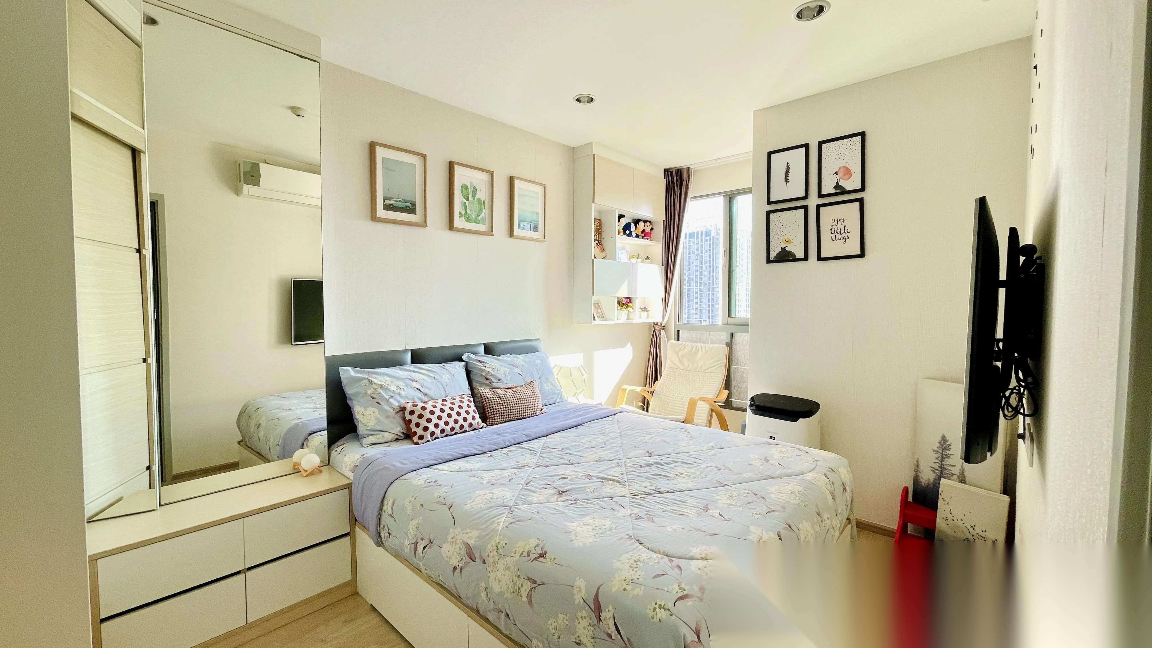 1 Bedroom Condo for sale at Ideo Wutthakat — photo 1