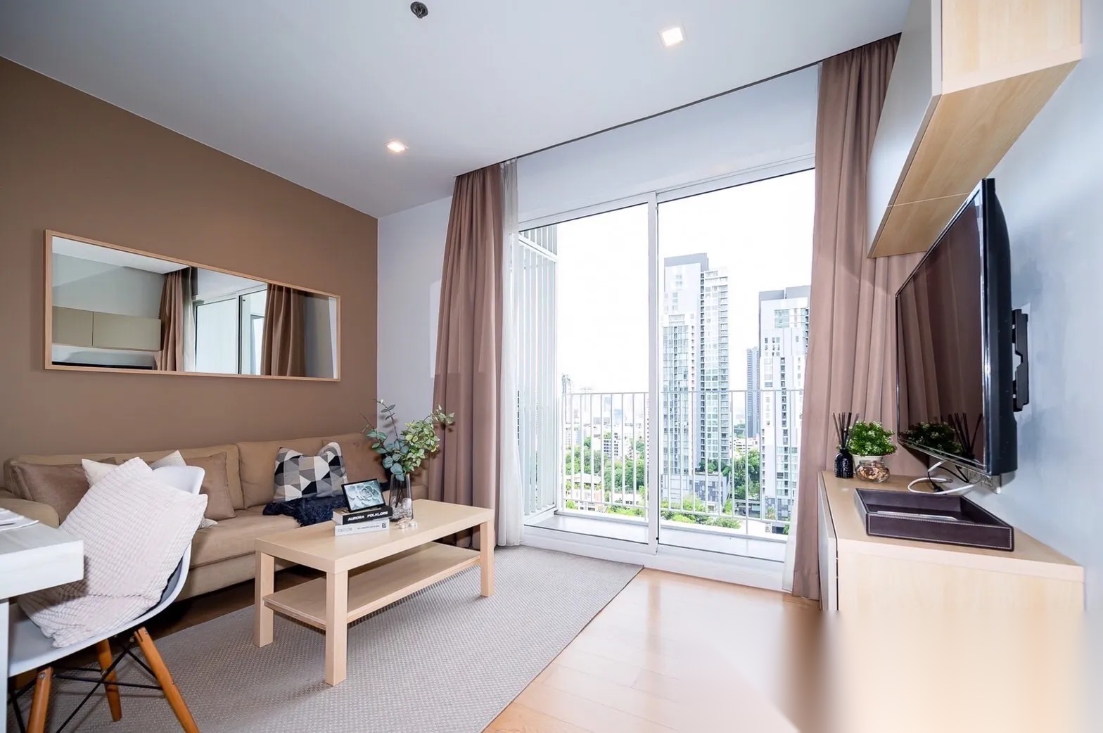 1 Bedroom Condo for sale at HQ By Sansiri — photo 2