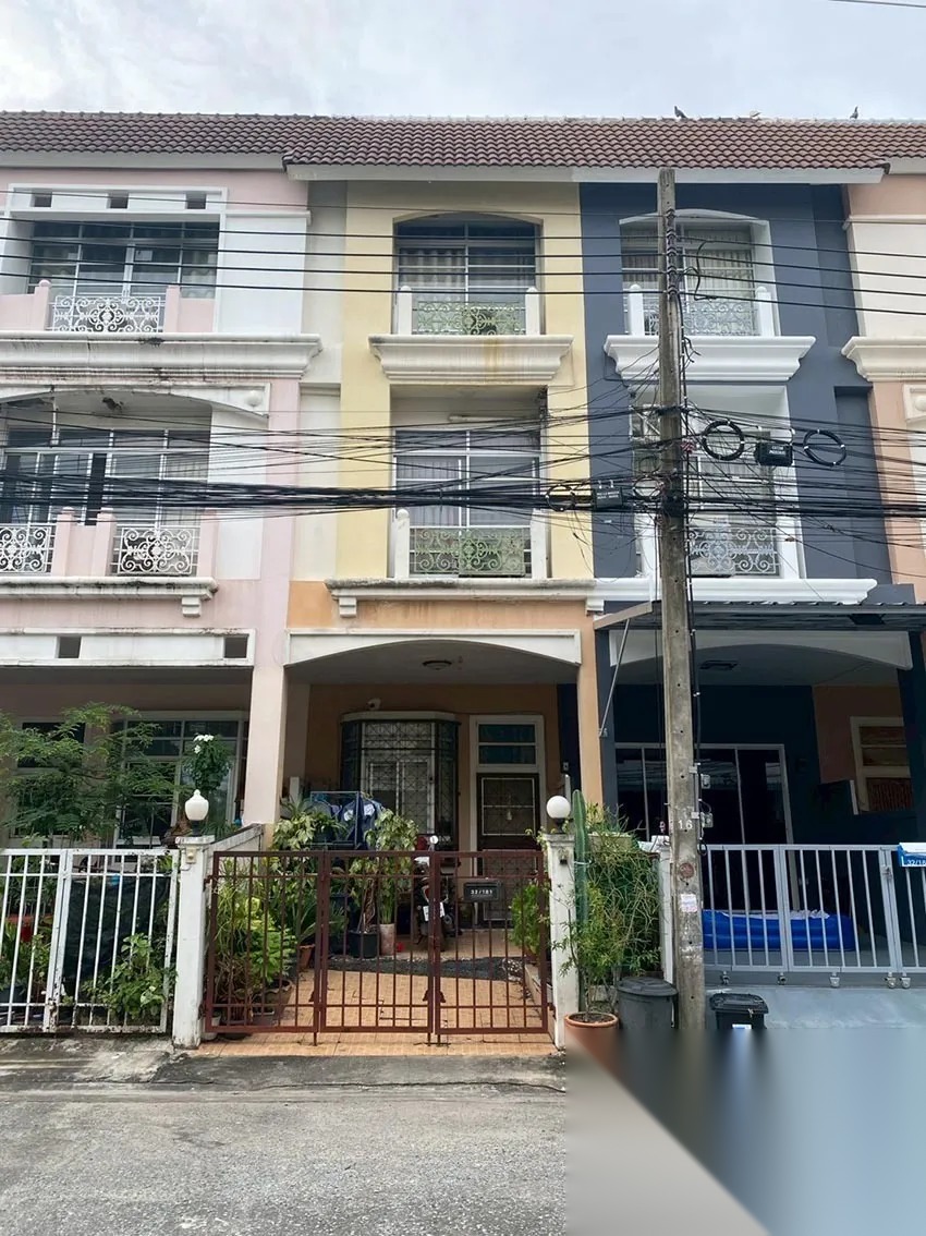 3 Bedroom Townhouse for sale at Grand Ville Onnnut 80 — photo 1