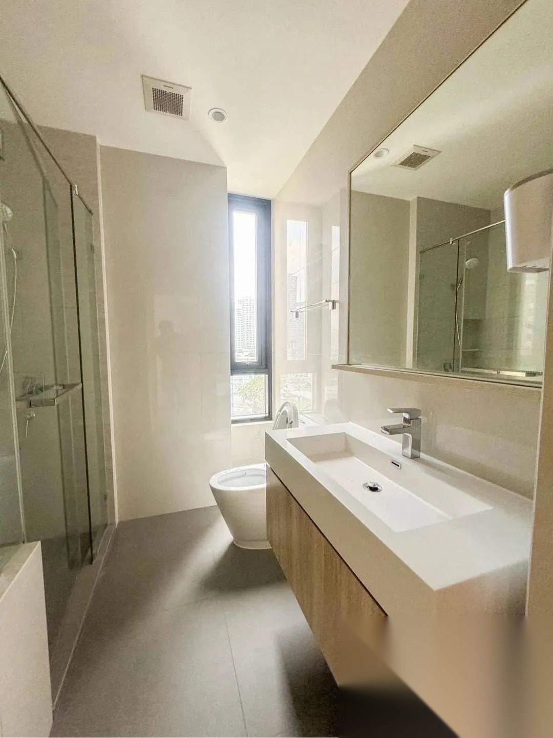 2 Bedroom Condo for sale at Maru Ekkamai 2 — photo 4