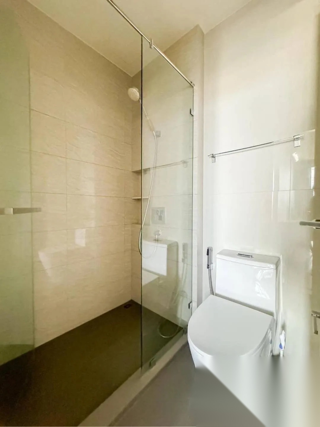 2 Bedroom Condo for sale at Maru Ekkamai 2 — photo 5