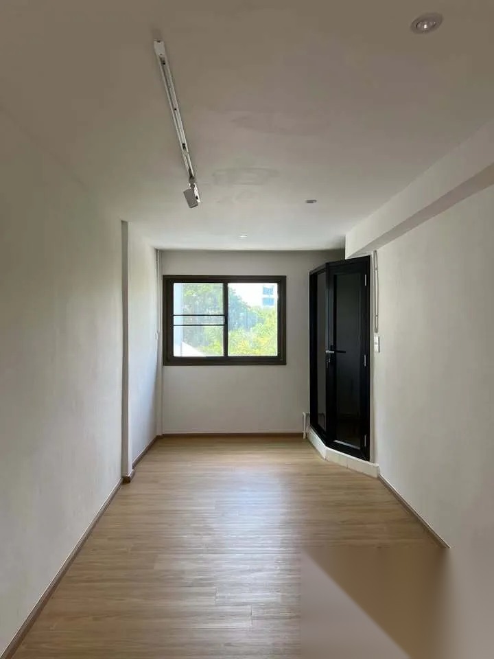 Townhouse at Charoen Nakhon Soi 14 — photo 2