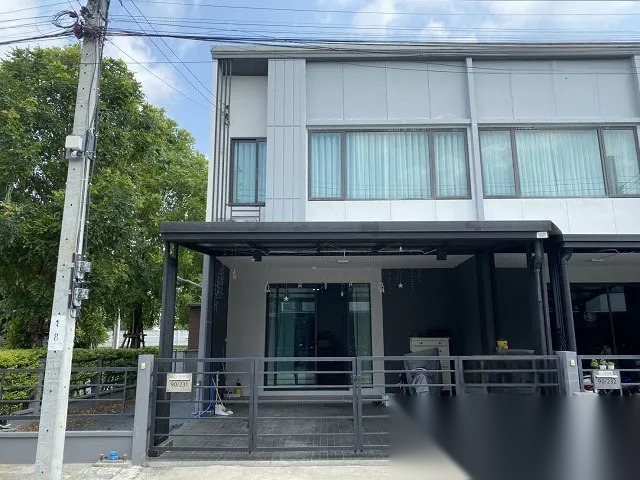 3 Bedroom Townhouse for sale at Pleno Rama 9 - Krungthep Kreetha — photo 2