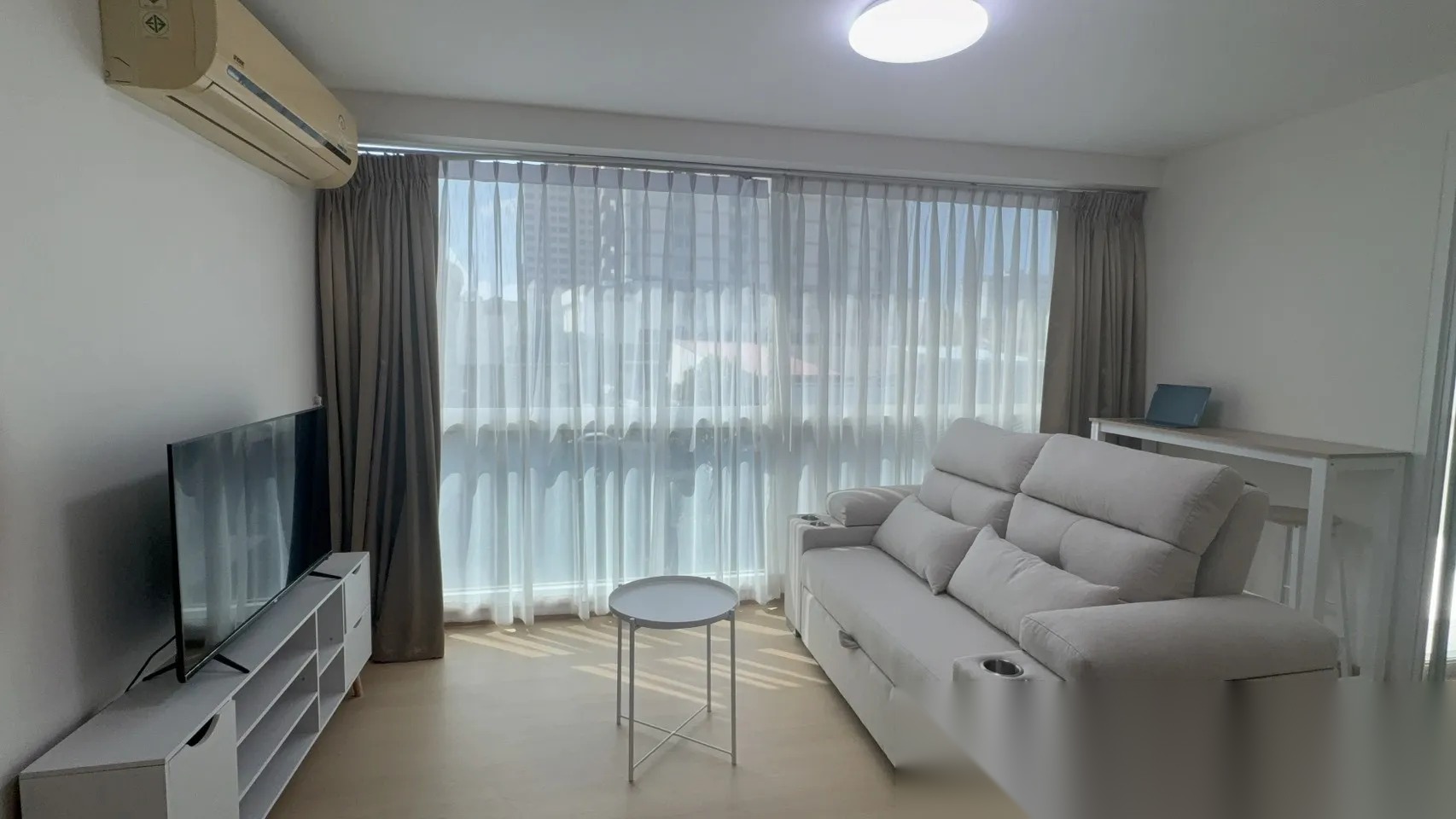 2 Bedroom Condo for sale at Chateau In Town Phaholyothin 11 — photo 2