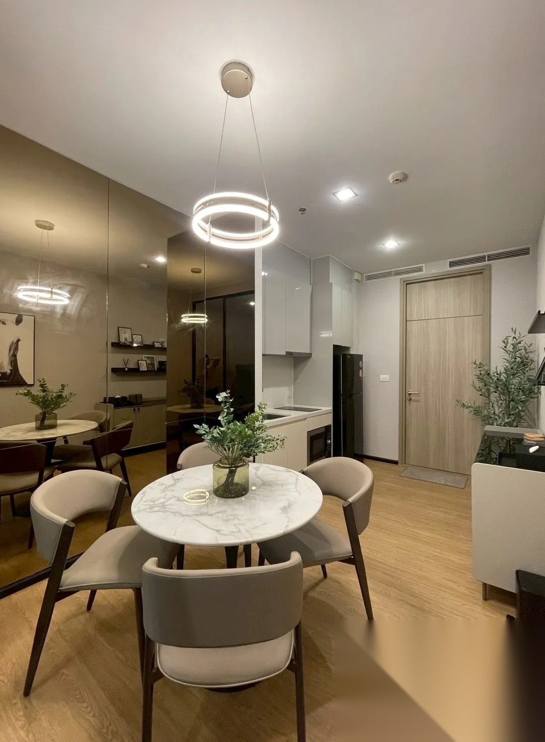 1 Bedroom Condo for sale at Noble Ploenchit — photo 2