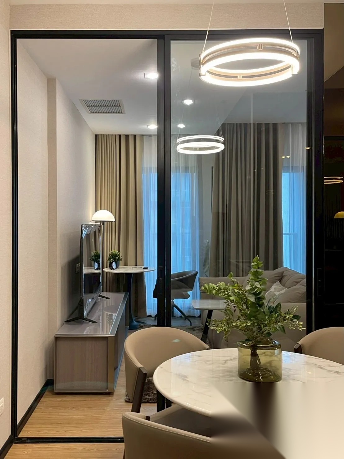 1 Bedroom Condo for sale at Noble Ploenchit — photo 4