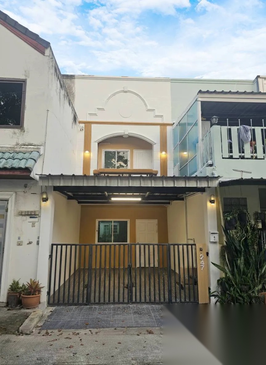 2 Bedroom Townhouse for sale at Pricha 8 Village — photo 1
