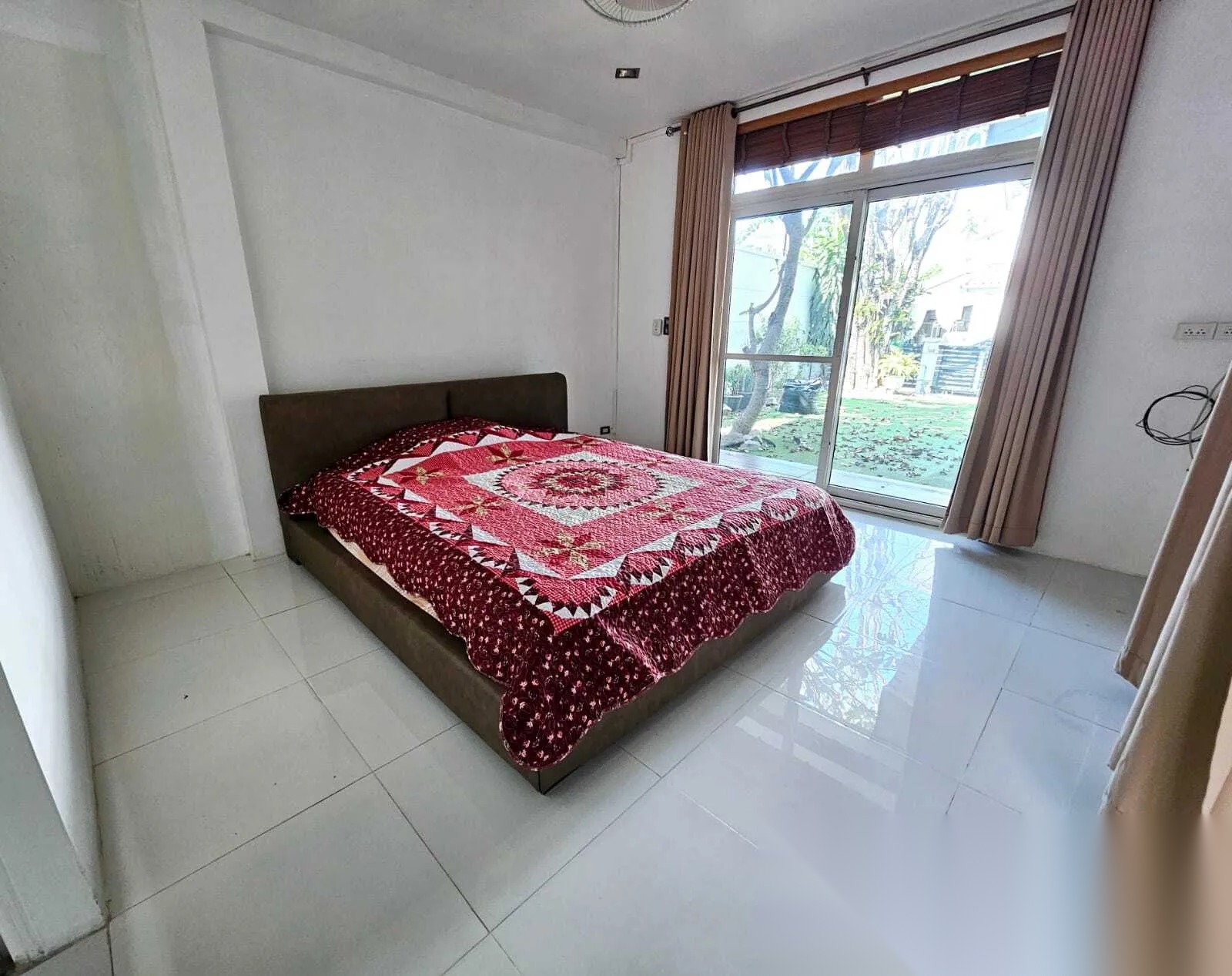 4 Bedroom Townhouse for sale at Plus Citypark Srinagarindra Suanluang — photo 1
