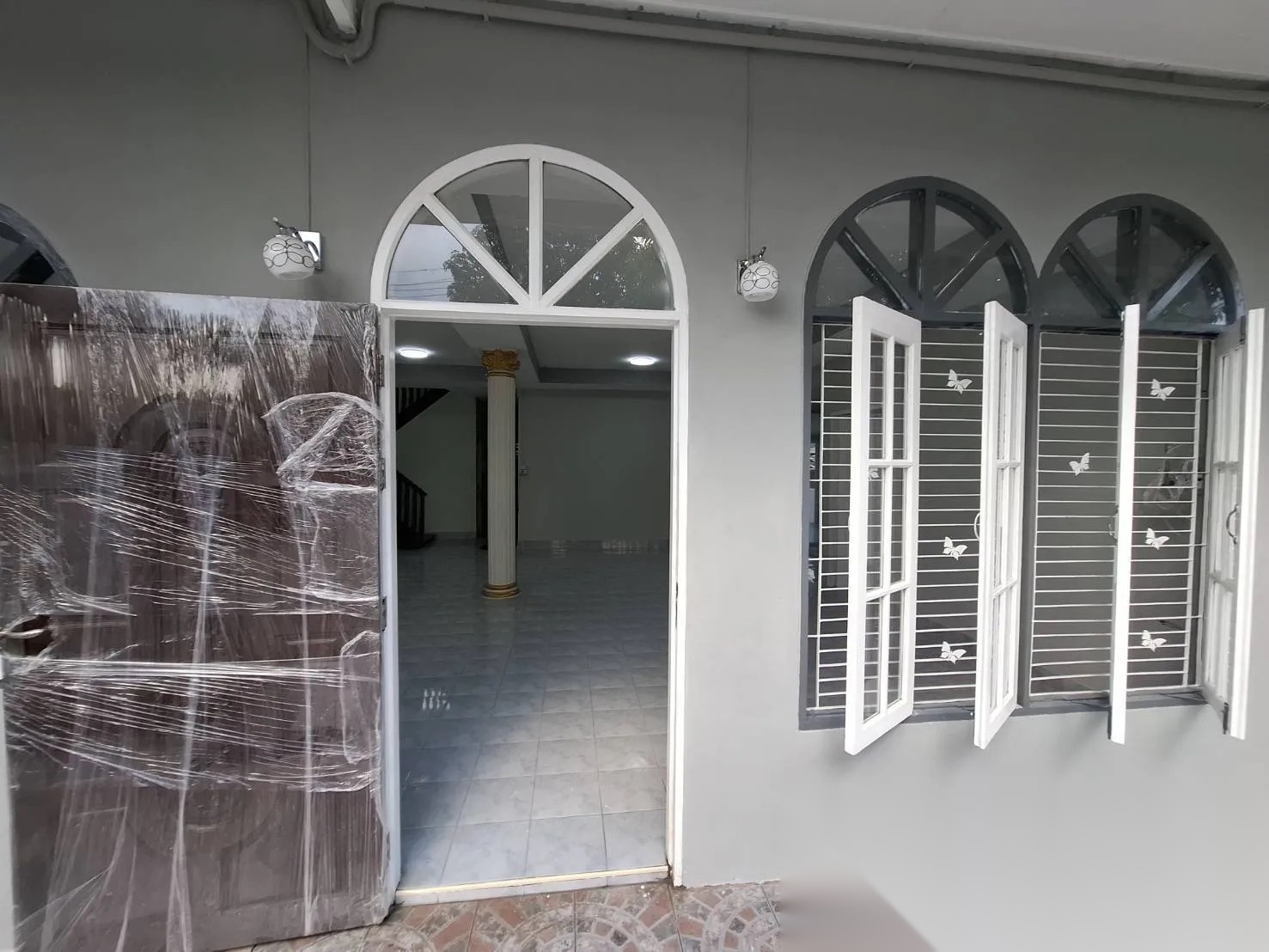 For sale: Two houses with a garden, and one warehouse (backyard overlooks the water), Bangkok. — photo 3