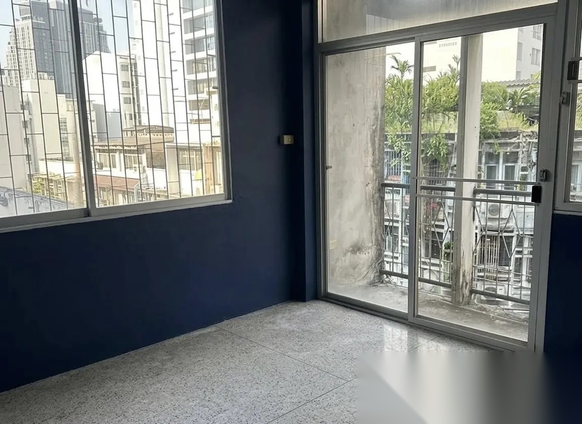 Commercial Building for Rent Silom Road — photo 4