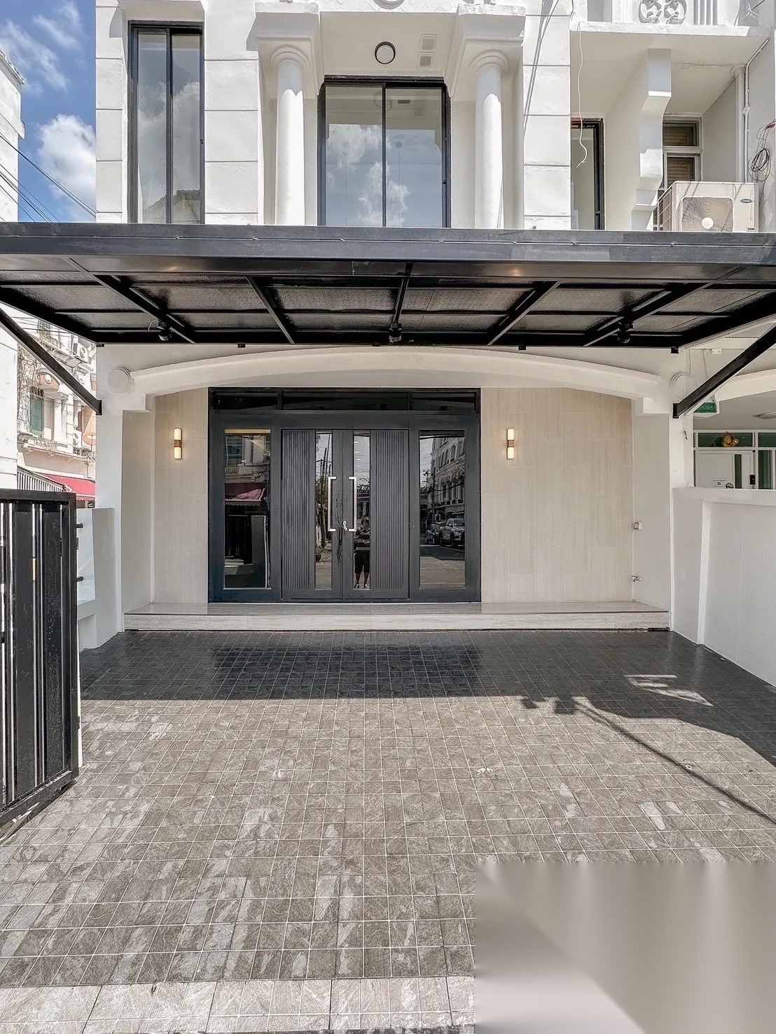 4 Bedroom Townhouse for sale at Baan Klang Muang Rama 9-Ladprao — photo 4