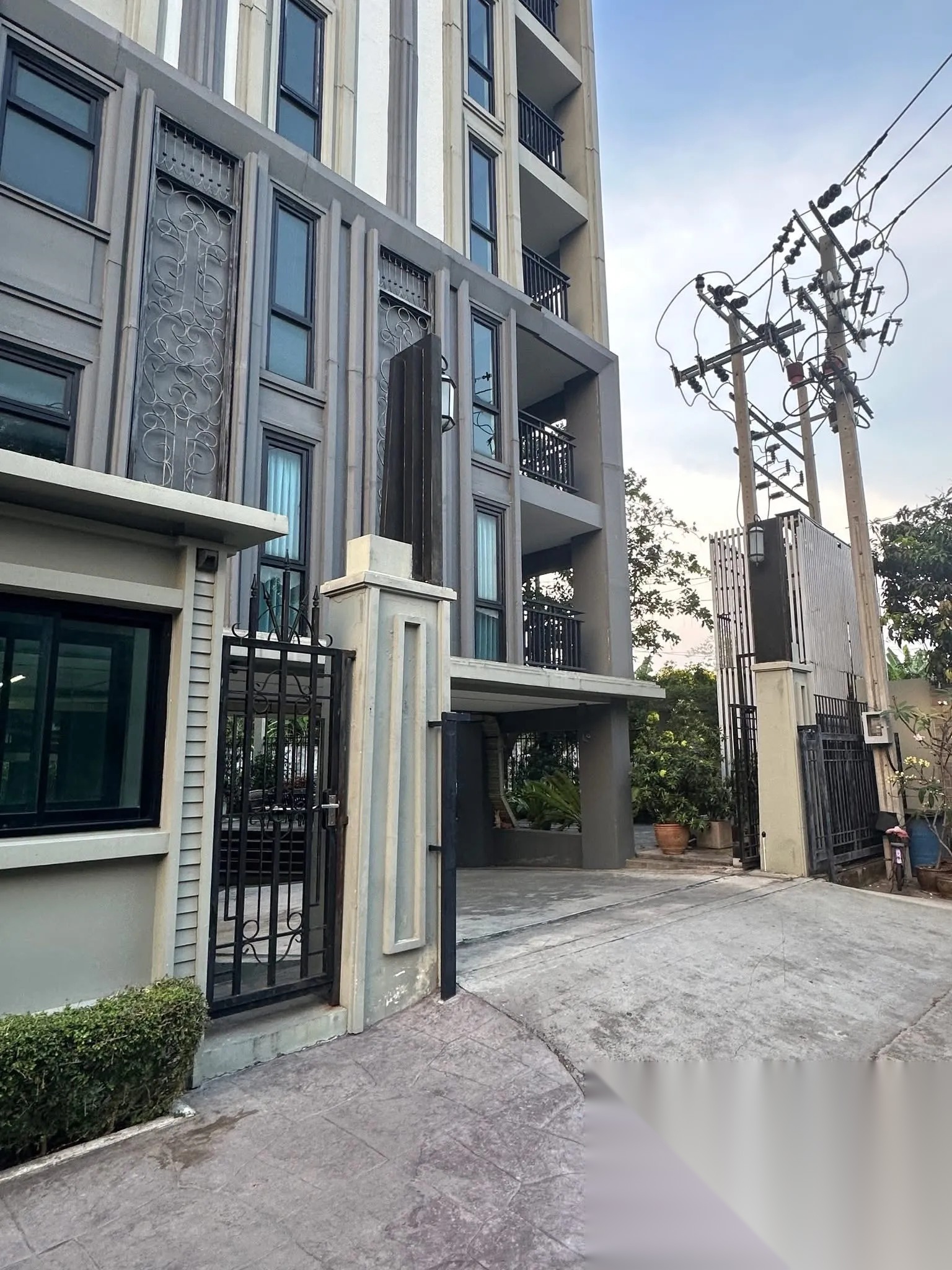 28 Bedroom Hotel for sale at Villa Park 9 Srinakarin - Suanluang — photo 2