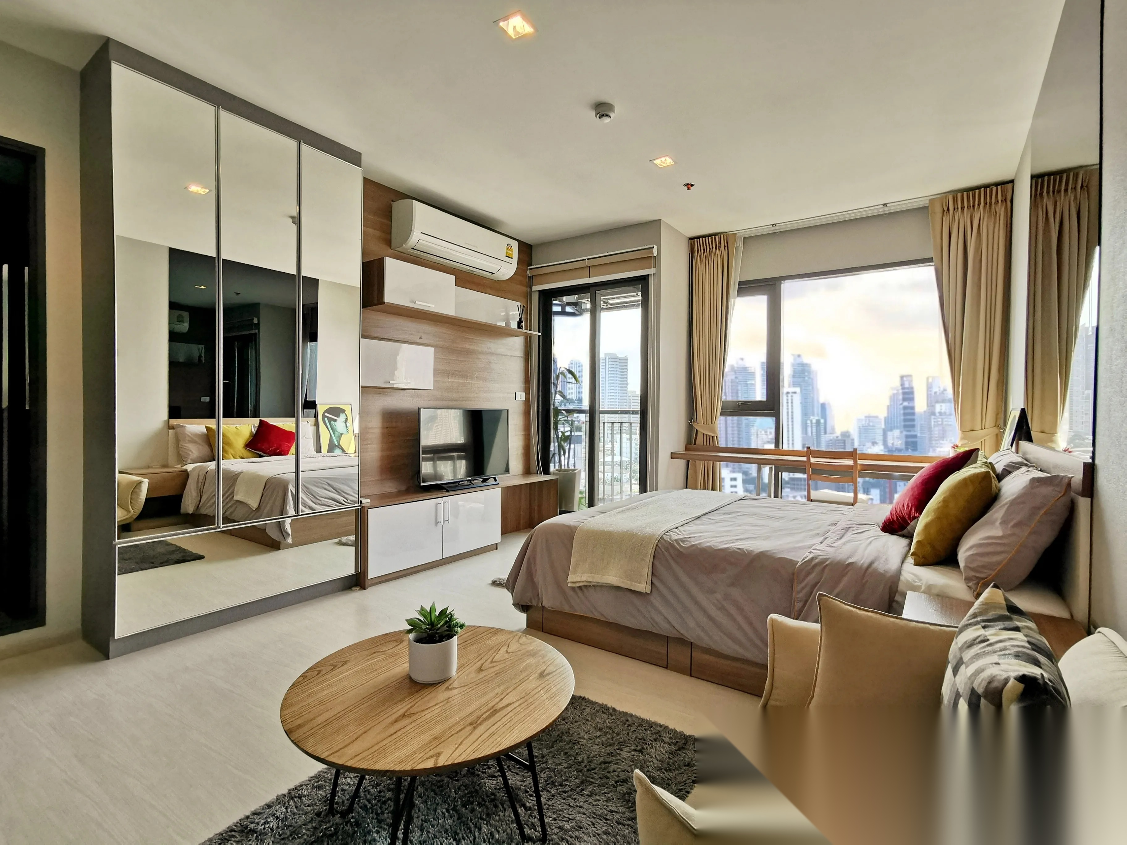 Studio Condo for sale at Rhythm Sukhumvit 36-38 — photo 2