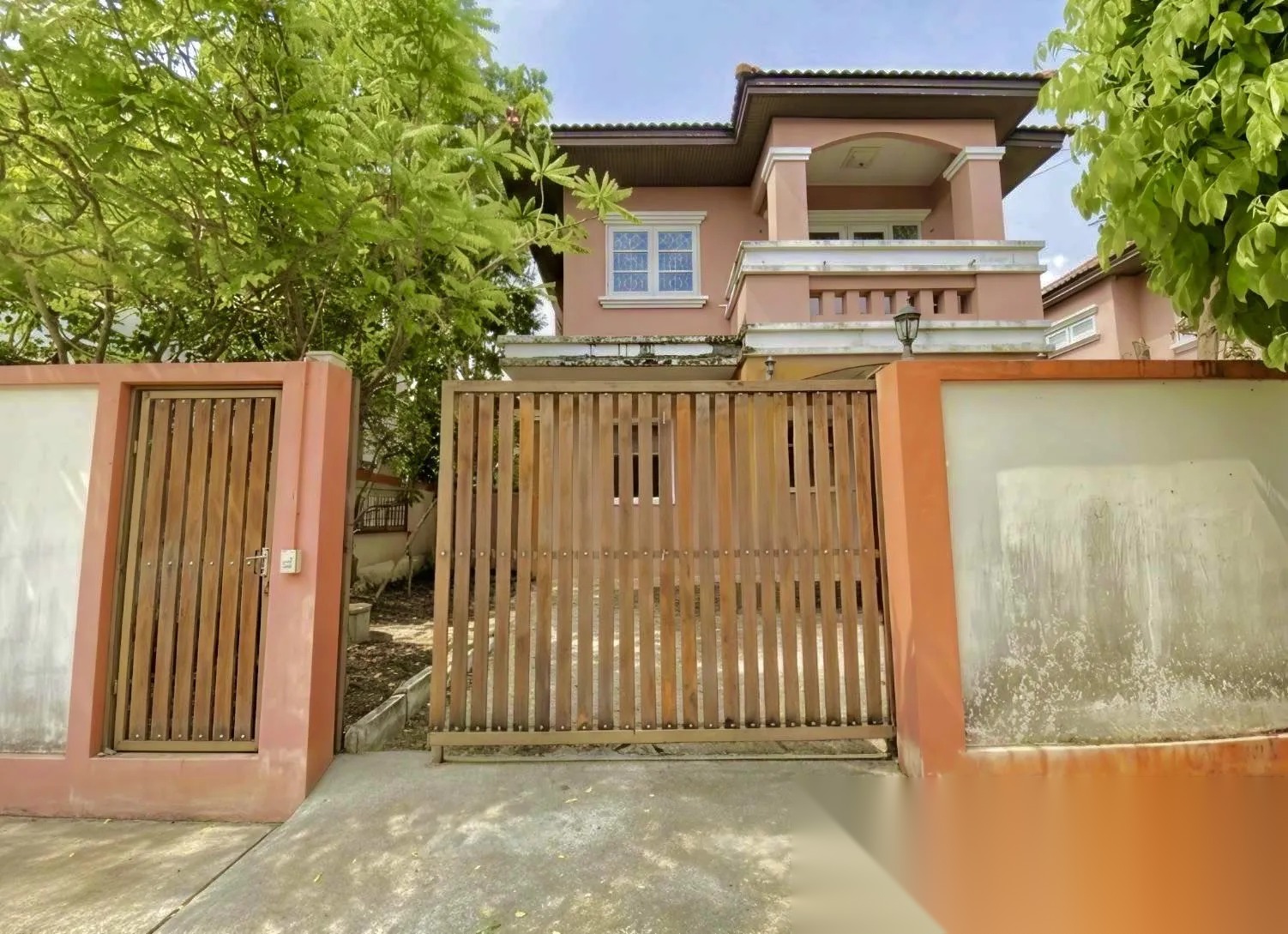 4 Bedroom House for sale at Suwinthawong Housing — photo 2