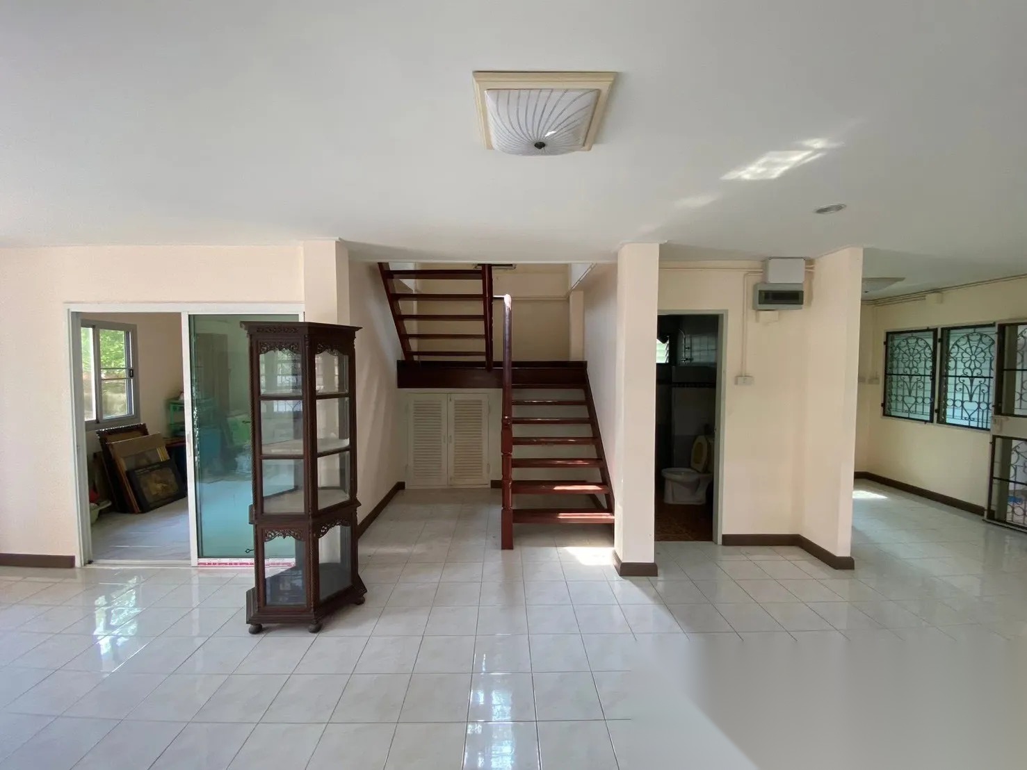 4 Bedroom House for sale at Suwinthawong Housing — photo 3