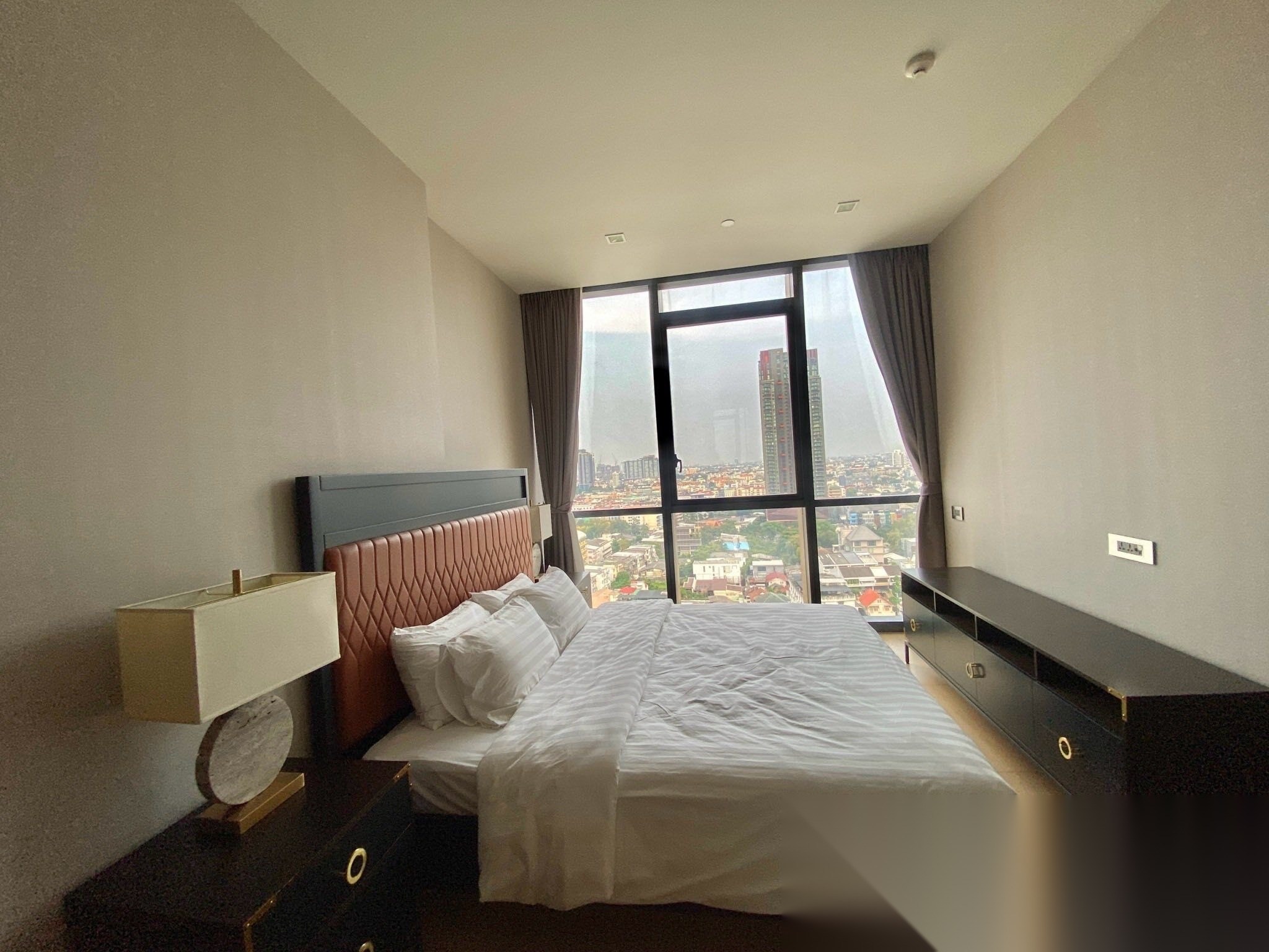 2 Bedroom Condo for sale at The Monument Thong Lo — photo 5