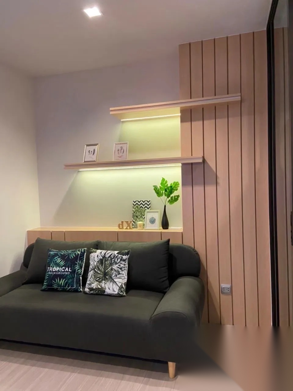 1 Bedroom Condo for sale at Life Asoke Rama 9 — photo 2