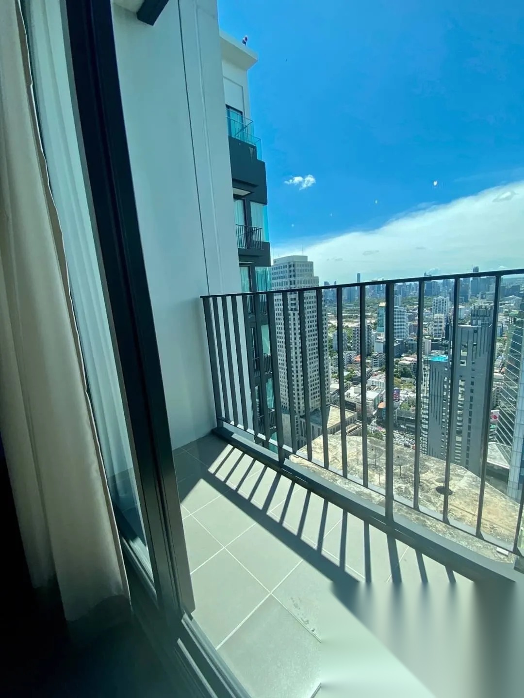 1 Bedroom Condo for sale at Edge Sukhumvit 23 — photo 3