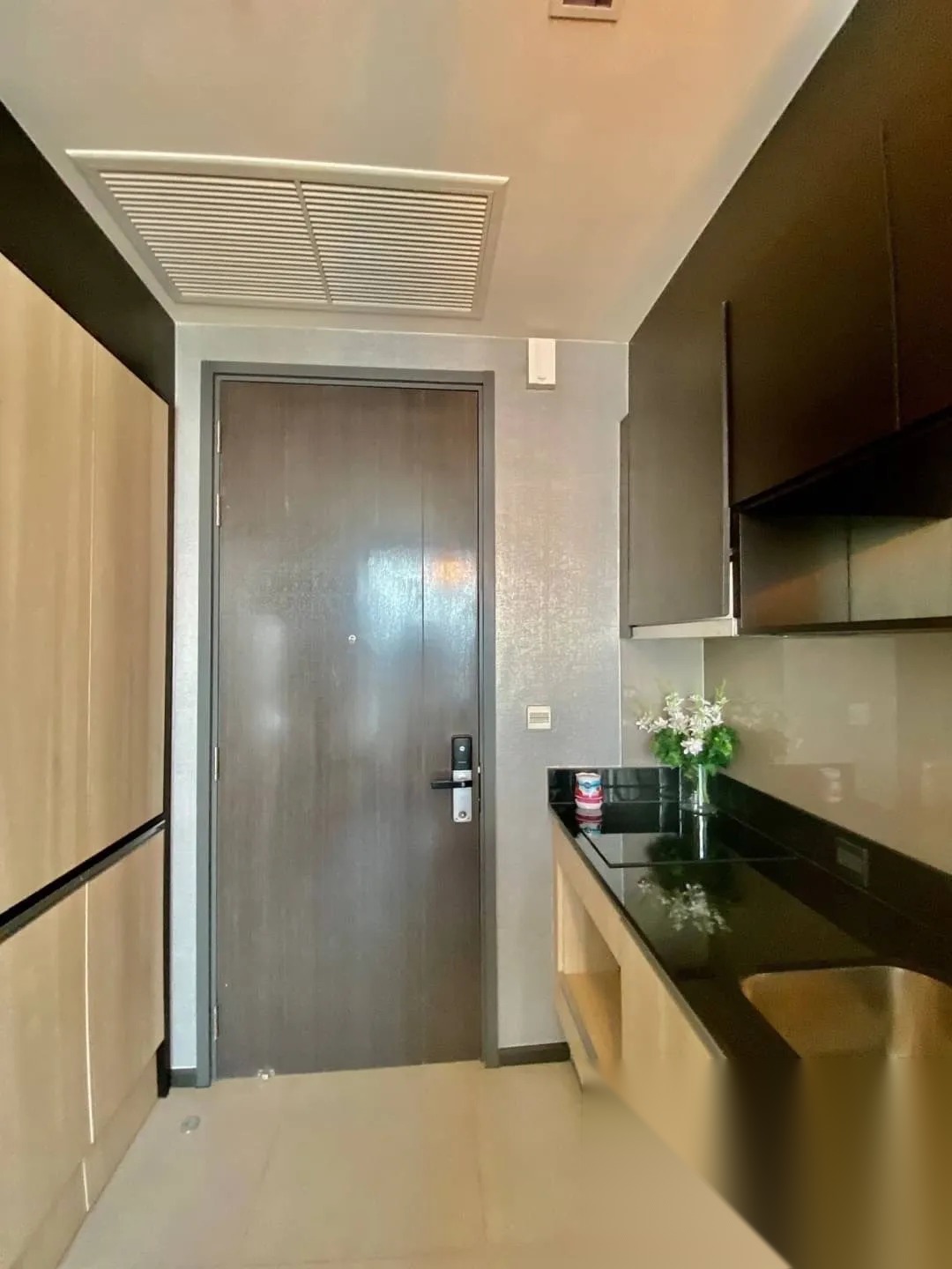 1 Bedroom Condo for sale at Edge Sukhumvit 23 — photo 4