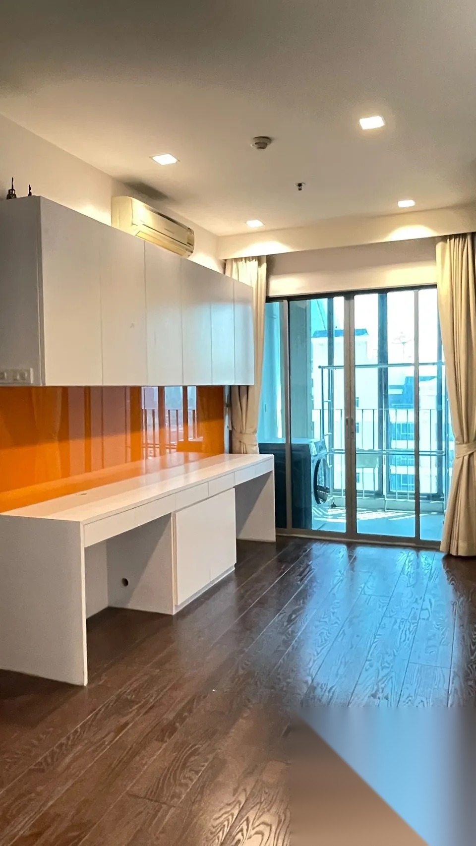 3 Bedroom Condo for sale at Ideo Q Phayathai — photo 2