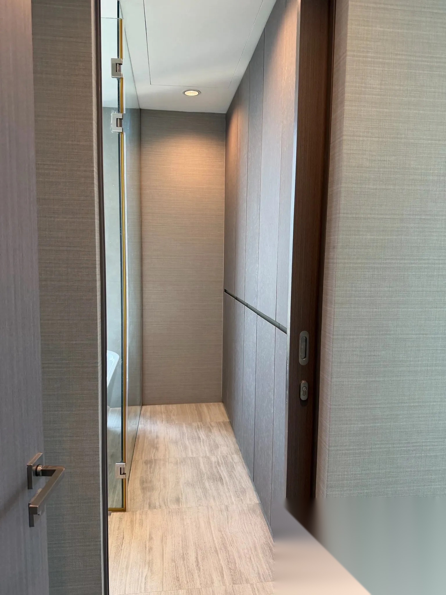 3 Bedroom Condo for sale at The Diplomat Sathorn — photo 2