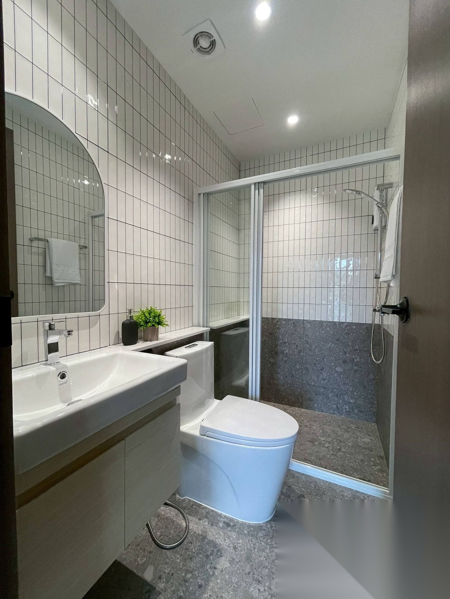 2 Bedroom Condo for sale at Chin Life Ramintra Km. 4 — photo 4