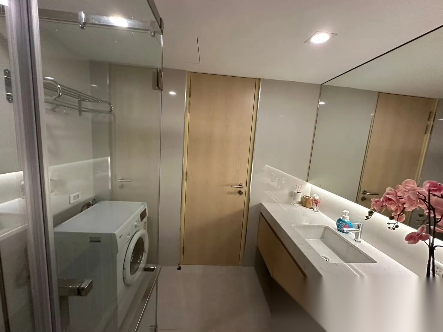 4 Bedroom Condo for sale at Silom Suite — photo 3