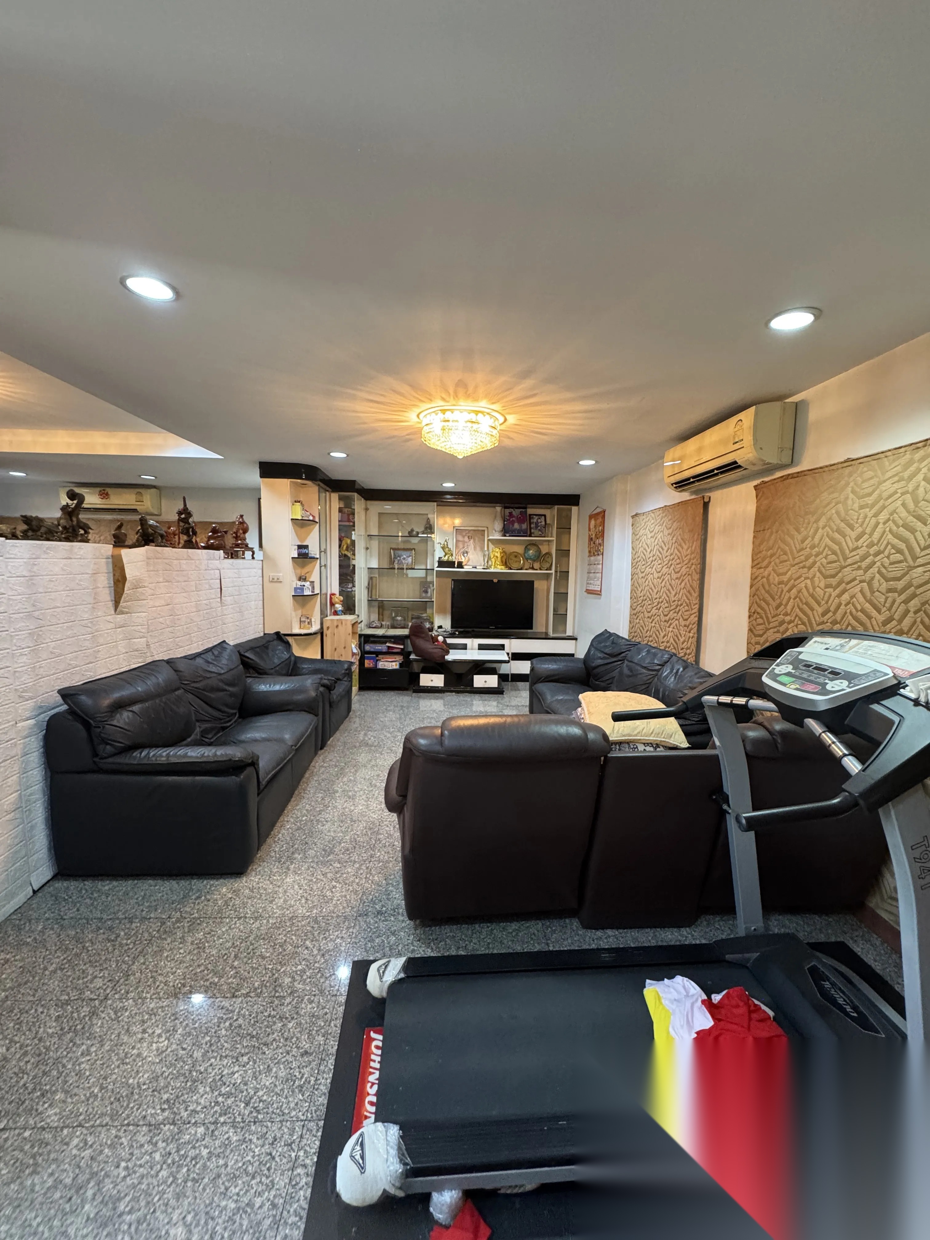 5 Bedroom House for sale at Thawatphong Village — photo 1