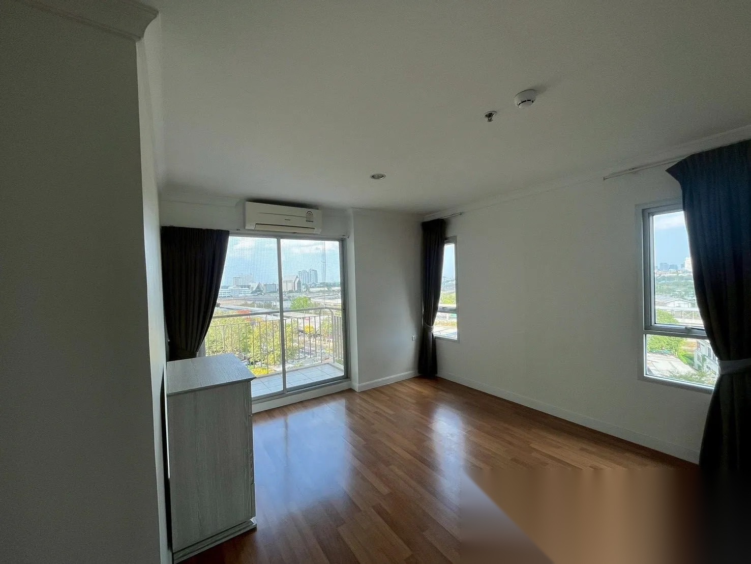 2 Bedroom Condo for sale at Lumpini Place Rama IX-Ratchada — photo 2
