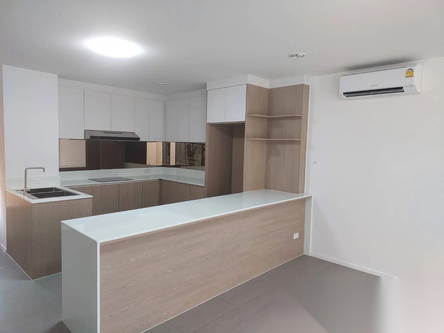Modern Semi-Detached House for Sale | 4 Storeys — photo 2