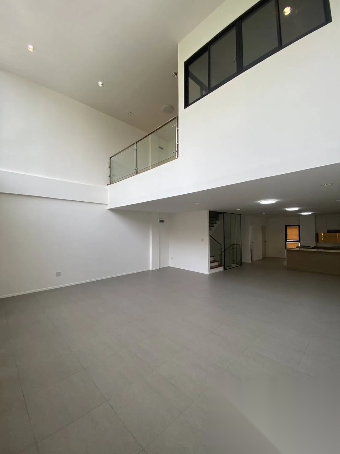 Modern Semi-Detached House for Sale | 4 Storeys — photo 3