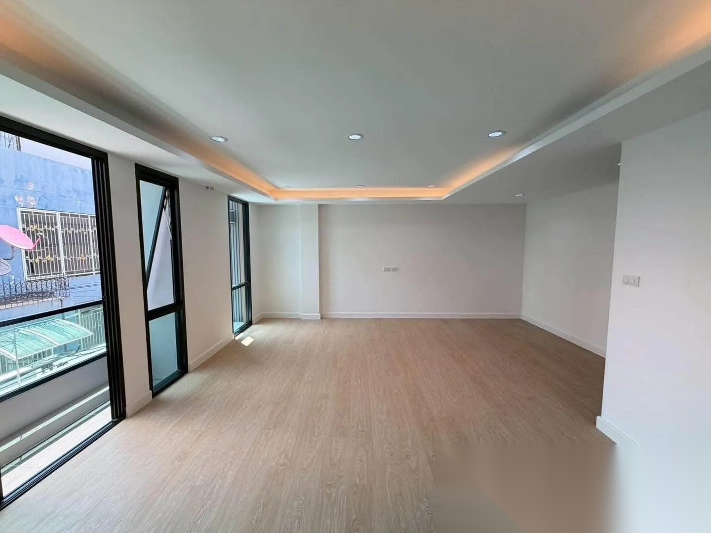 4 Bedroom House for sale at Prominent Place — photo 1