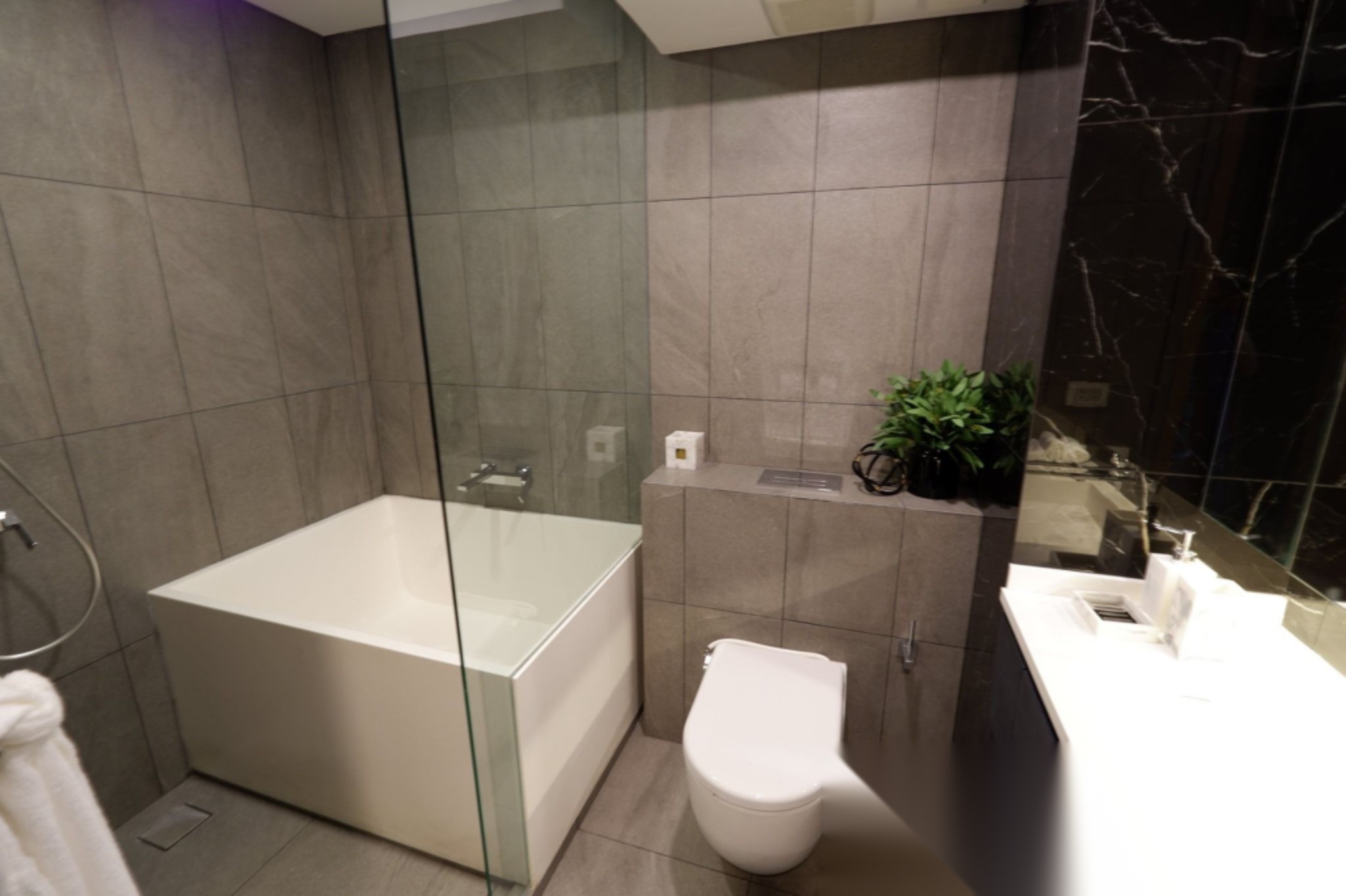 2 Bedroom Condo for sale at Landmark @MRTA Station — photo 5