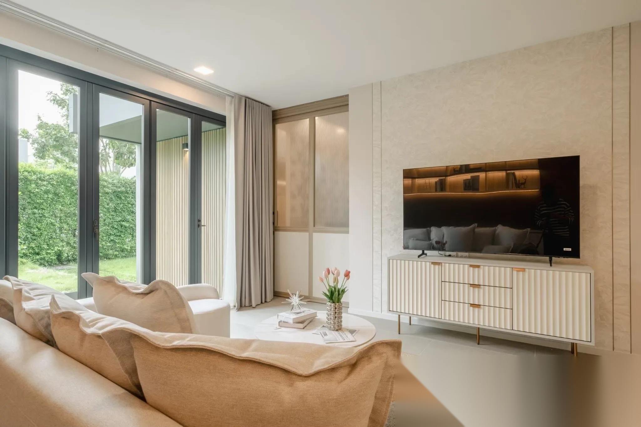 4 Bedroom House for sale at VIVE Krungthep Kreetha — photo 2