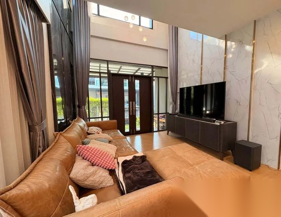 4 Bedroom House for sale at The City Pattanakarn — photo 3