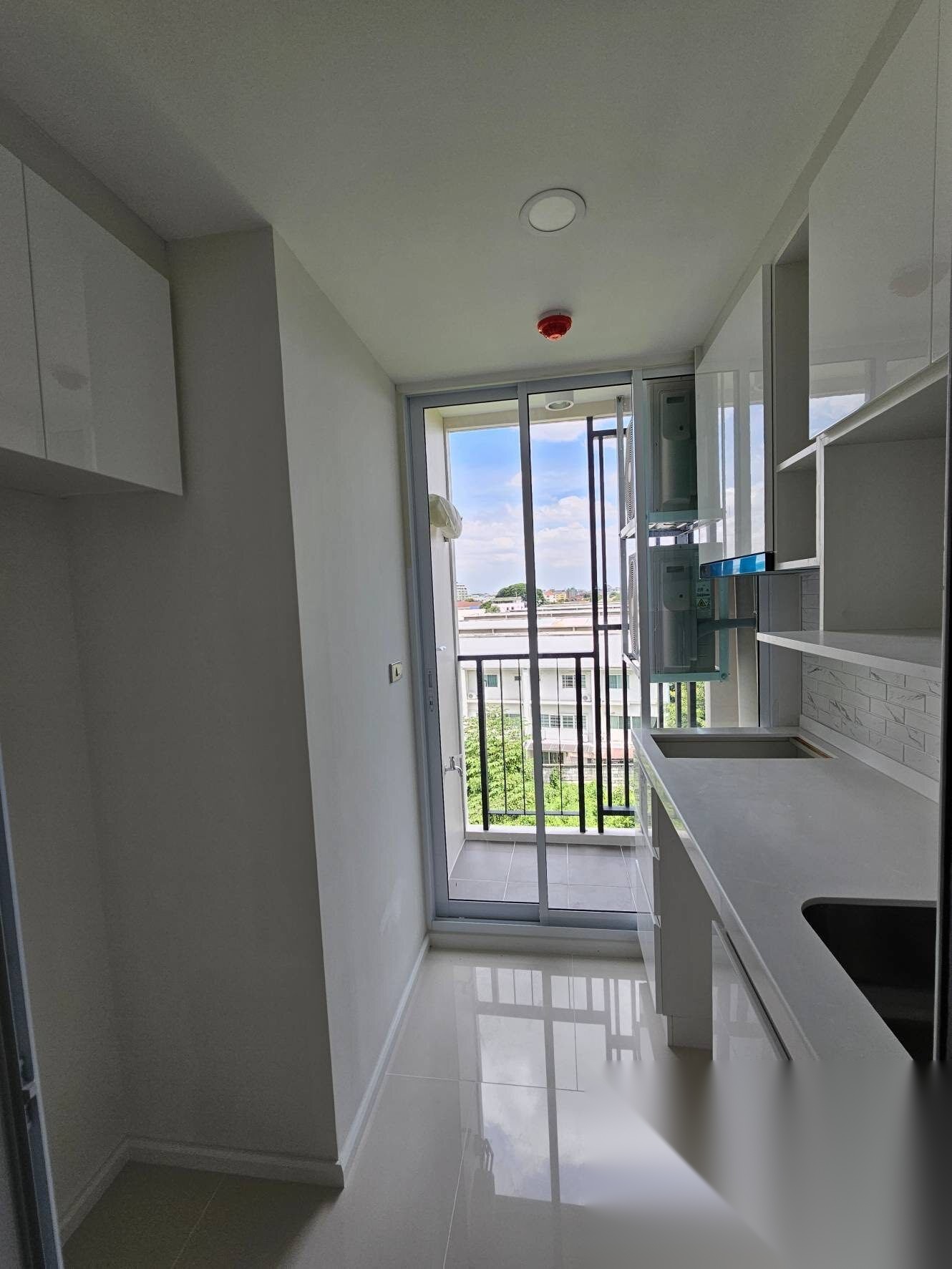 1 Bedroom Condo for sale at Chateau In Town Ratchayothin — photo 3