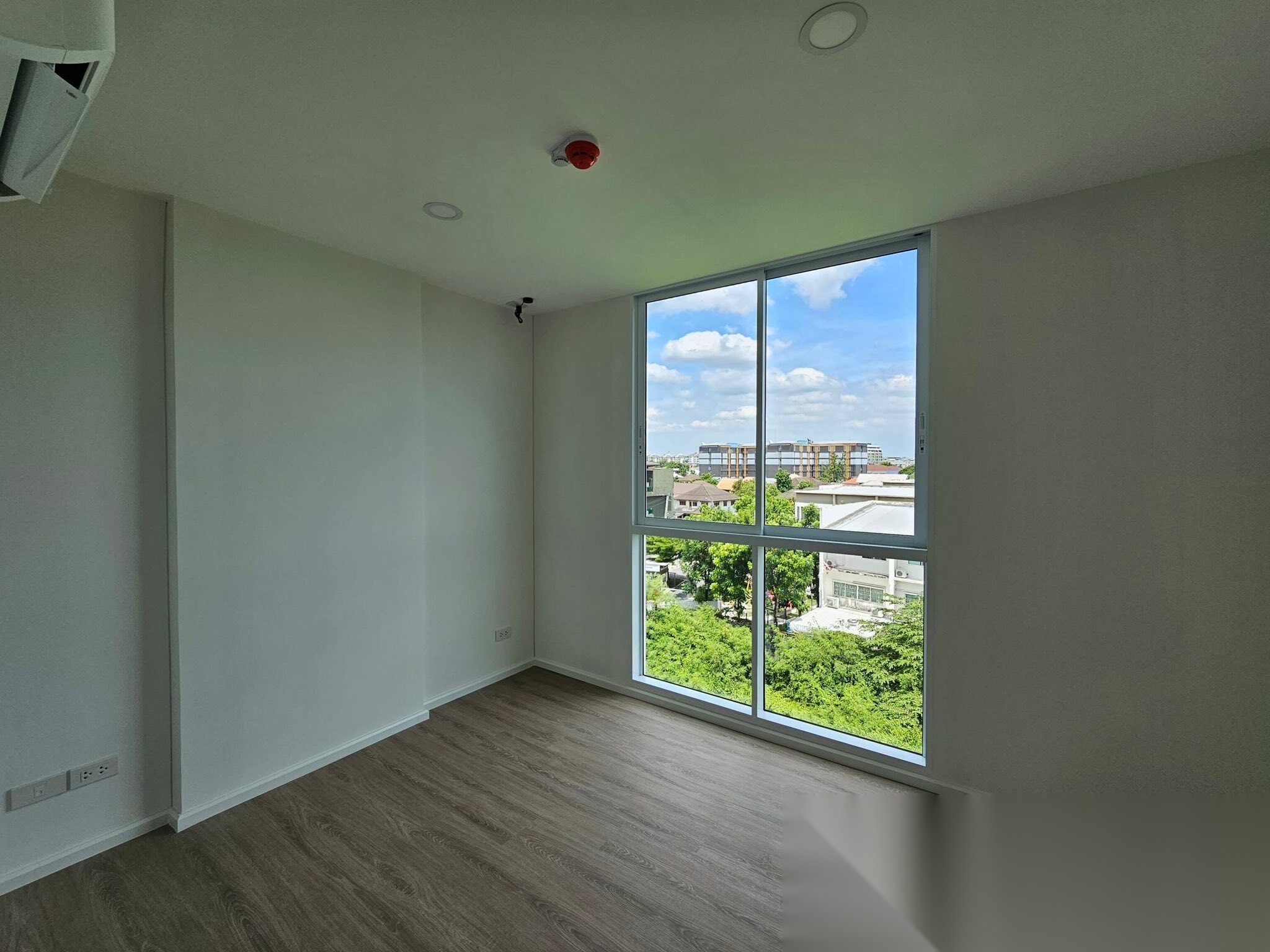 1 Bedroom Condo for sale at Chateau In Town Ratchayothin — photo 5