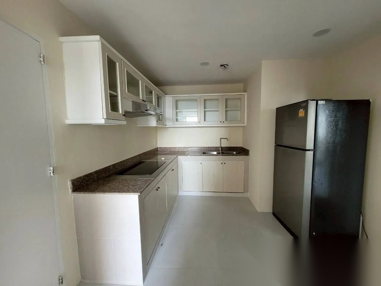 3 Bedroom Condo for sale at President Park Sukhumvit 24 — photo 2