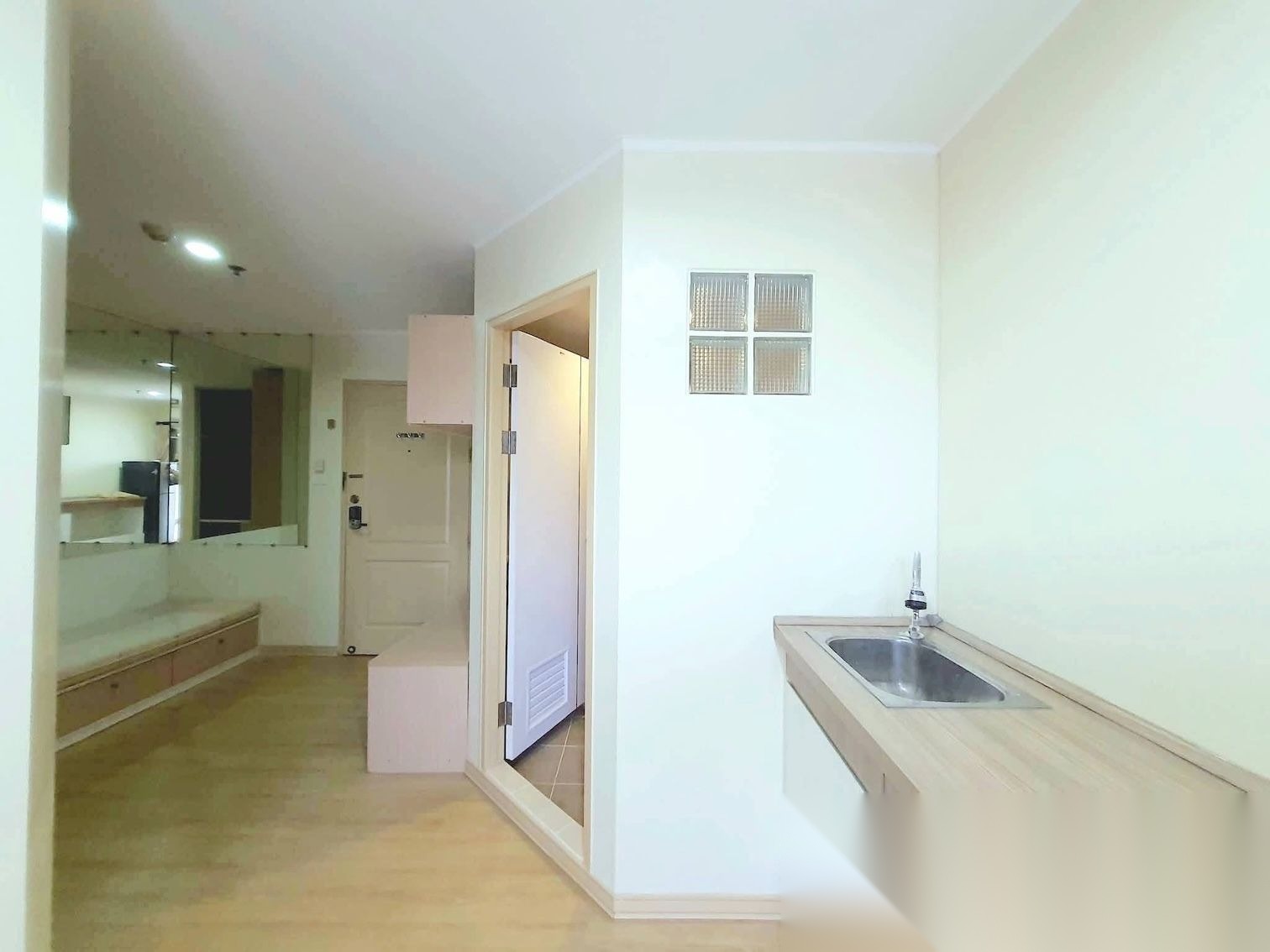 1 Bedroom Condo for sale at Lumpini Condo Town Ramintra - Nawamin — photo 2