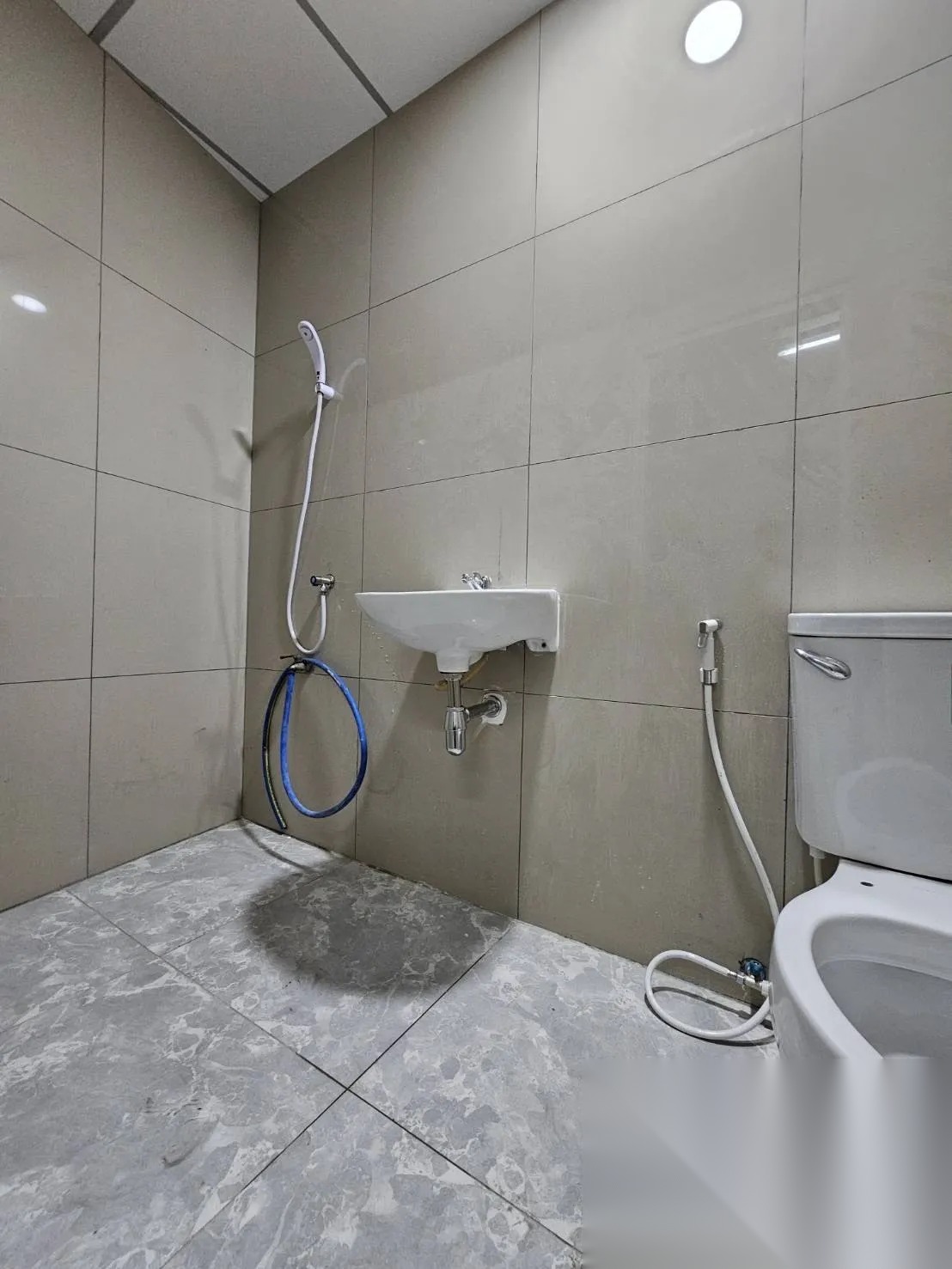 Renovated 6-Storey Commercial Building (2 Combined Units) — photo 4