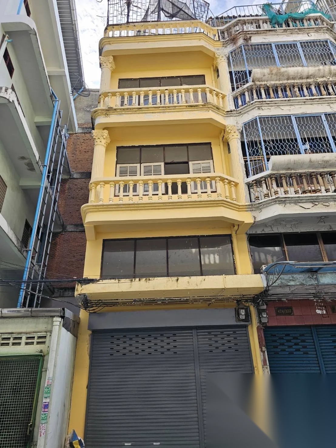 Renovated 5-Storey Commercial Building — photo 1